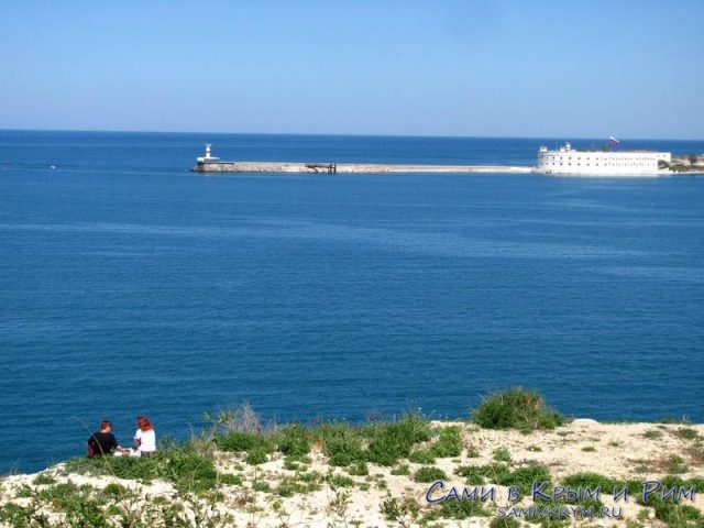 Вход-в-Севастопольскую-бухту