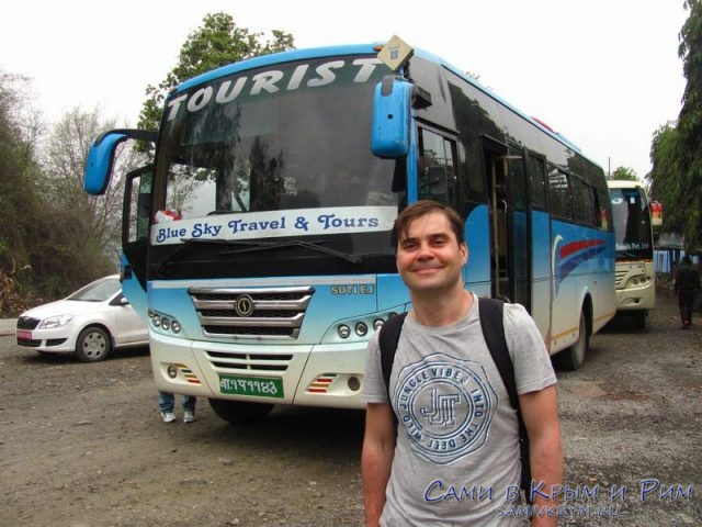 Туричстические-автобусы-Непала