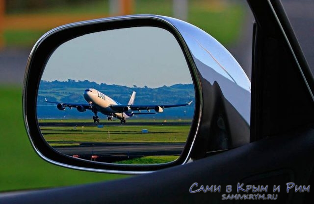 Самолет-в-зеркале-заднего-вида