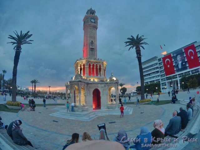Часовая башня на Конак площади