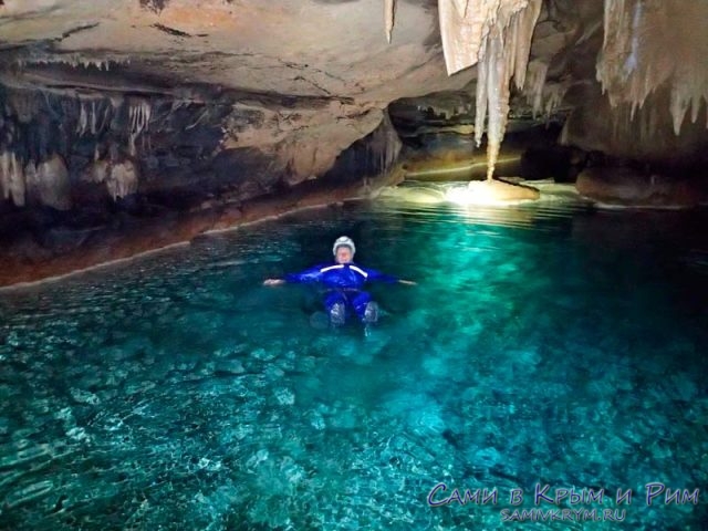Подводное озеро в пещере