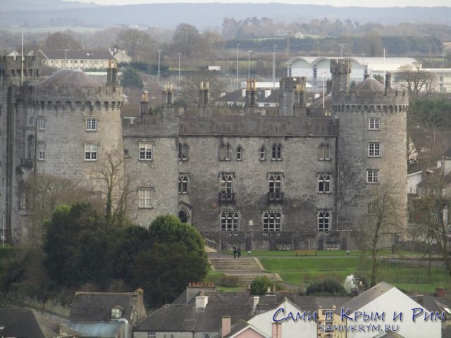 Вид на замок с Круглой башни