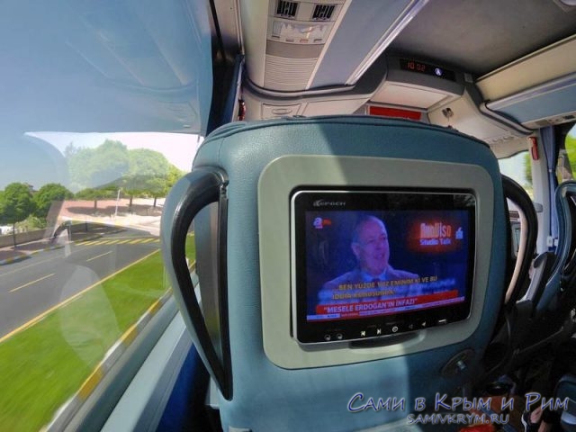 Personalnye monitory v avtobuse