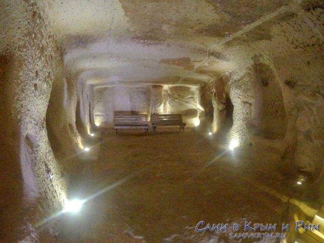 Пещеры внутри крепости