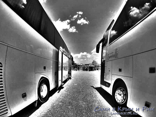 Туристические автобусы на смотровой