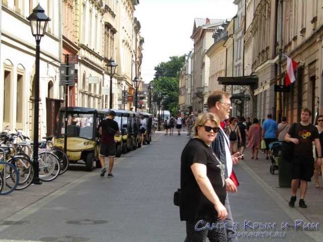 Туристы в центре Кракова