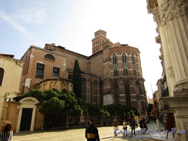 Фасад-главной-базилики-францисканцев-в-Венеции