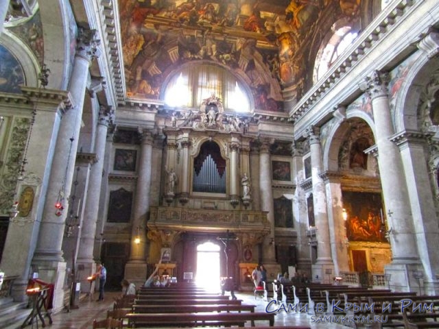 Церковь-Святого-Панталона-Венеция