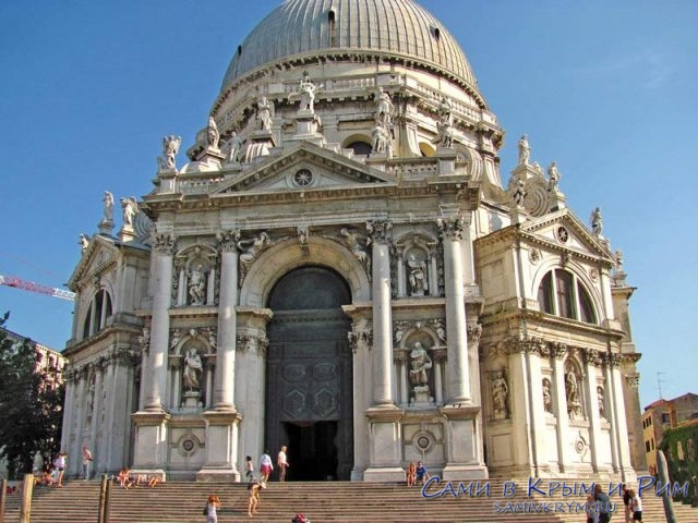 Церковь-Святой-Марии-Спасительницы-Венеция