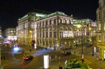 Венская опера в чудной подсветке