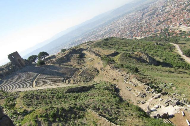 Вид на амфитеатр Пергама