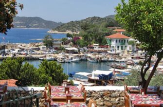 Красивые виды из кафе на курорте Каш