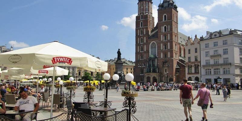 Ратушная площадь Кракова и Мариацкий костел