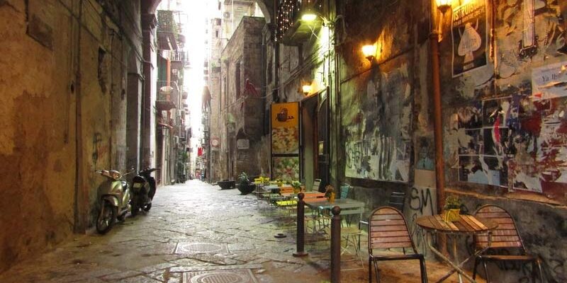 Аутентичные улочки Неаполя
