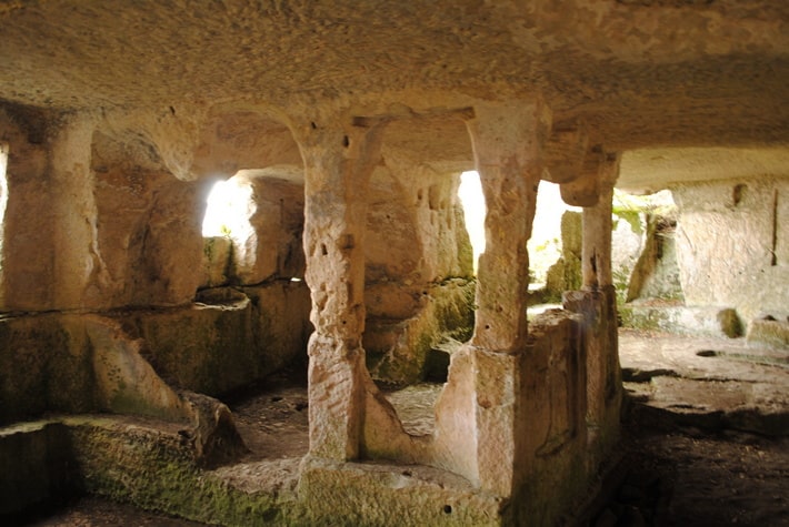 Пещерный храм