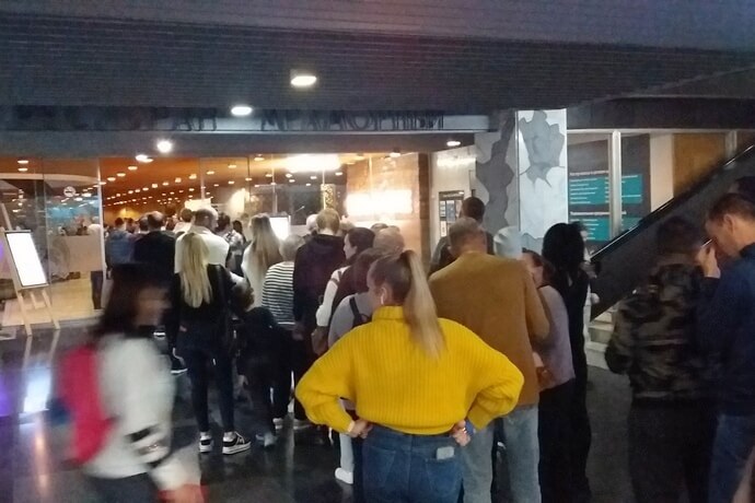 Очередь в ресторан на завтрак