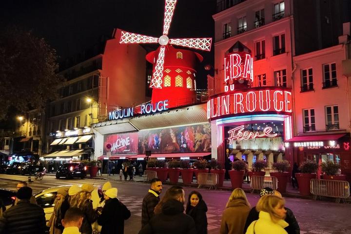 Вечер в Мулен Руж