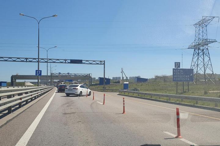 Разделение по полосам перед мостом