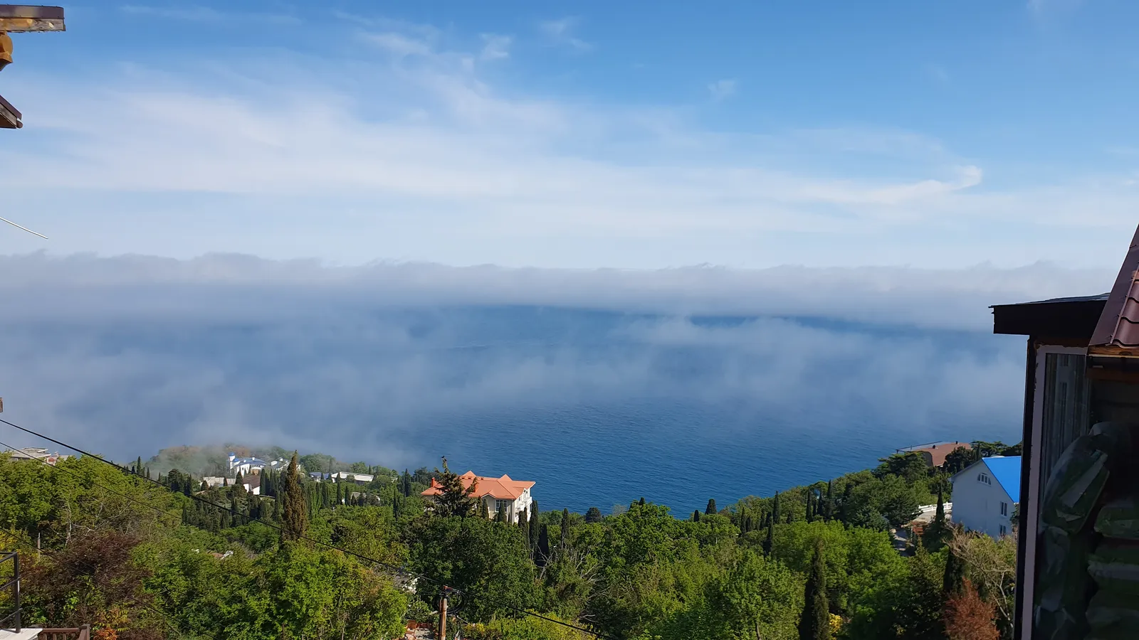 Туман над морем в Алупке